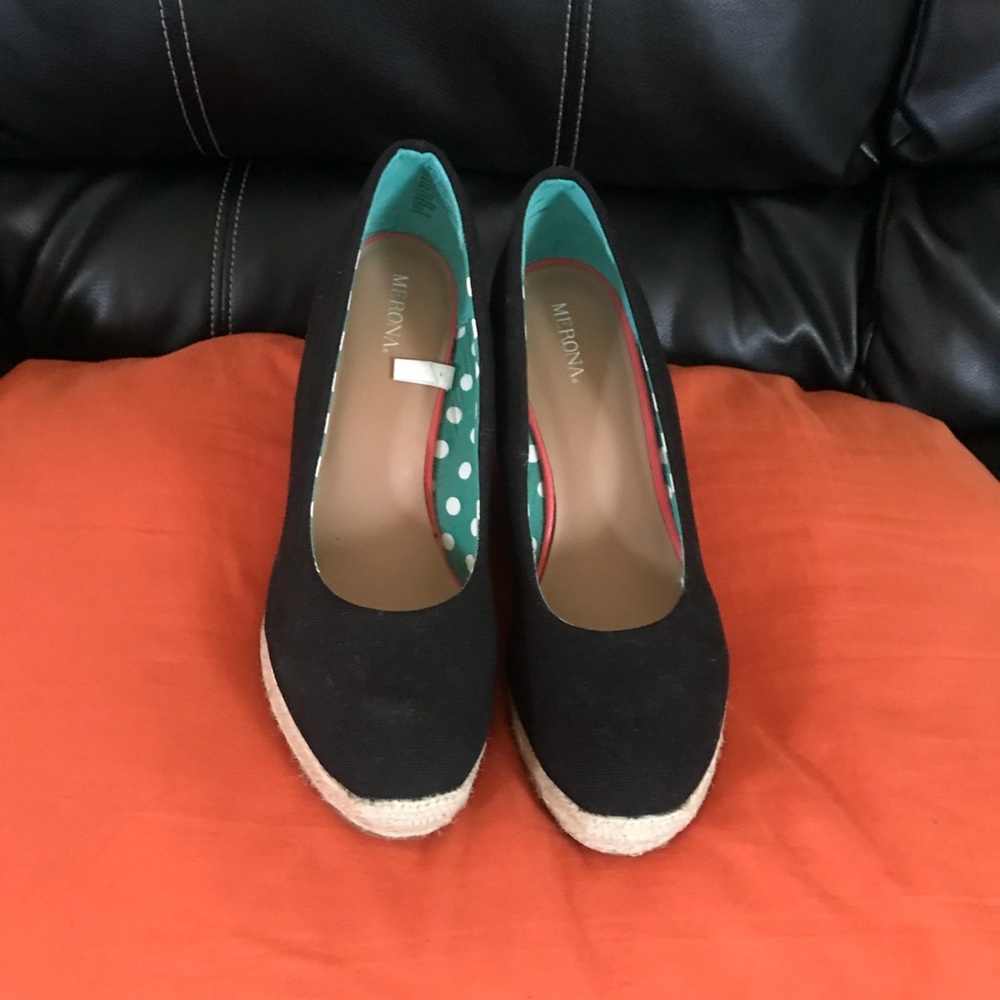 Wedgeds/price is firm!!!